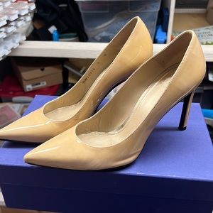 Stuart Weitzman Heist high heel. Size 8 in Adobe Aniline (Nude).